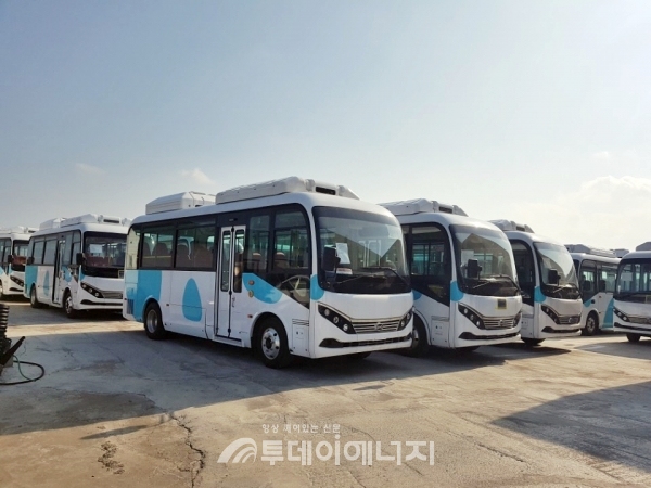 이지웰페어가 우도협동조합에 BYD 전기버스 20대를 납품하며 올해 두 번째 국내 납품을 완료했다.