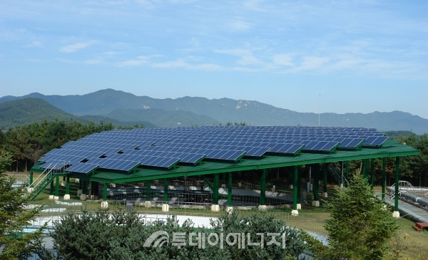 남원시 농가지역에 설치된 태양광발전소 전경.
