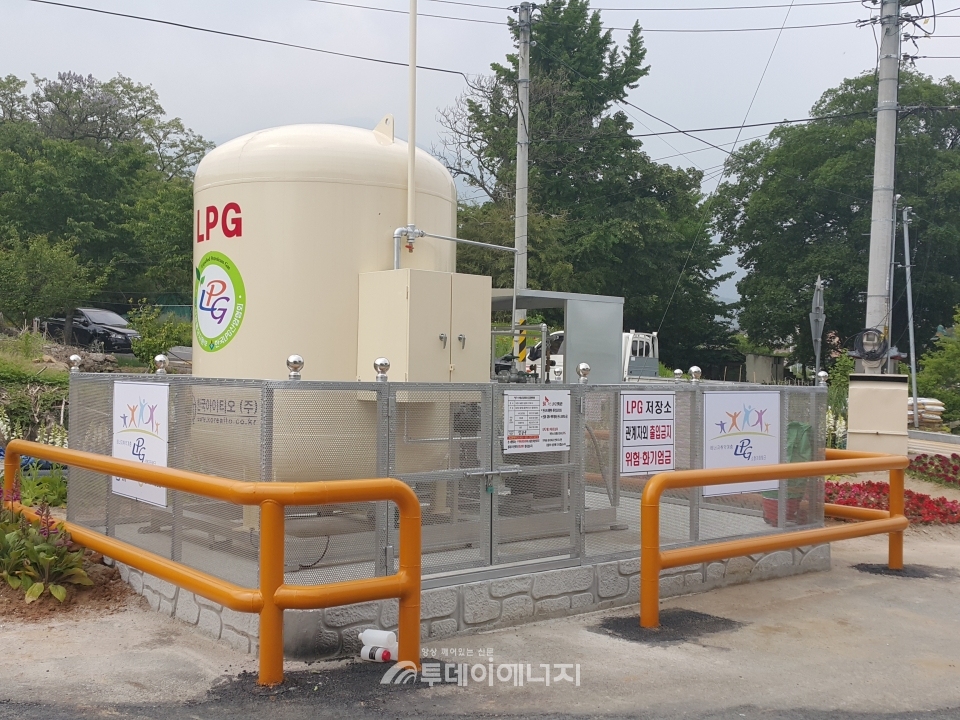 마을 및 군단위 LPG배관망 사업 등을 통해 확대 설치되고 있는 소형LPG저장탱크에 대한 안전거리 강화 움직임이 일고 있어 충전, 판매 등 LPG업계에 미칠 파장이 우려되고 있다.