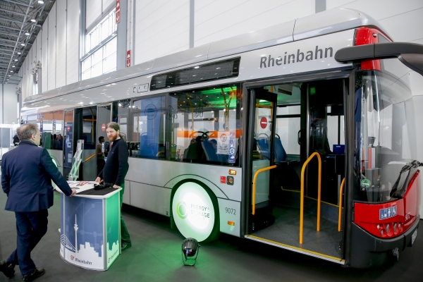 ESE 2018 전시회에 참가한 수소연료전지 버스.