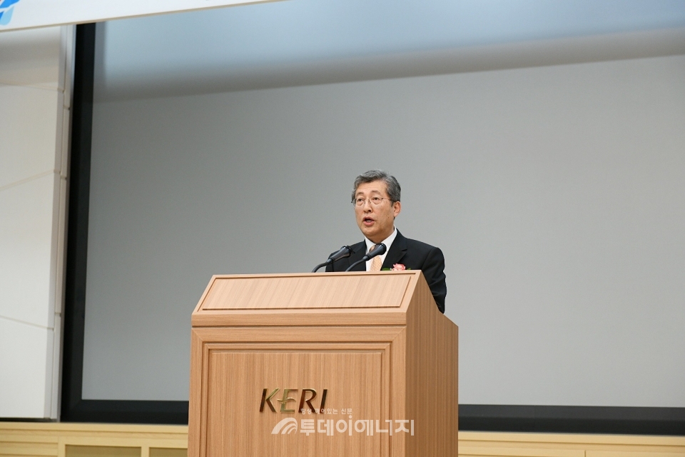 최규하 신임 한국전기연구원 원장이 취임사를 하고 있다.
