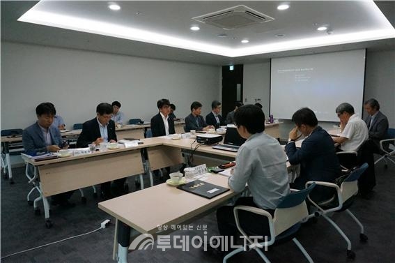 제1차 ‘한국환경산업기술원 혁신위원회’가 5일 서울 한국환경산업기술원에서 진행되고 있다.