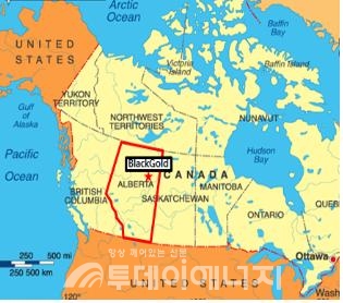 캐나다 앨버타주 Calgary 북쪽 650km에 위치한 블랙골드 오일샌드.