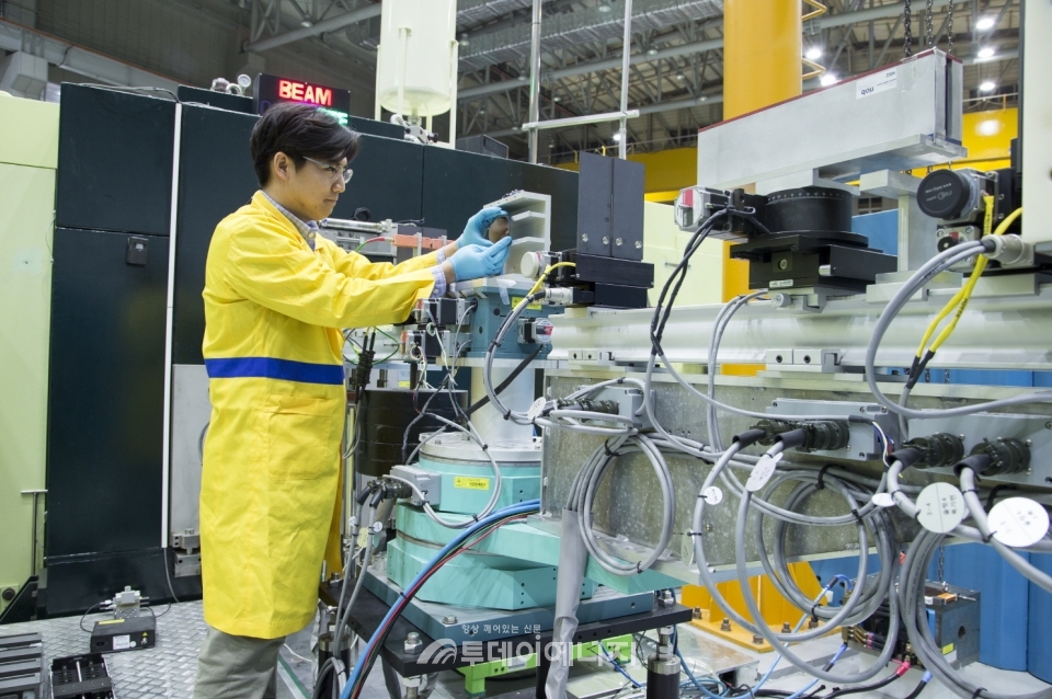 한국원자력연구원 냉중성자실험시설을 이용한 연구가 진행되고 있다.