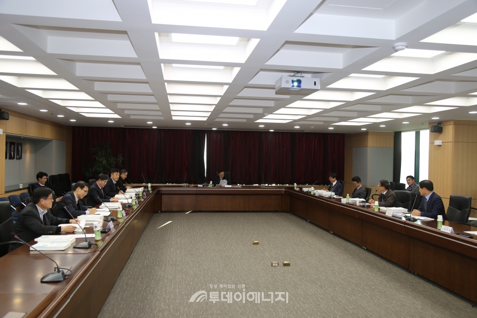 한국전기기술기준위원회가 개최되고 있다.