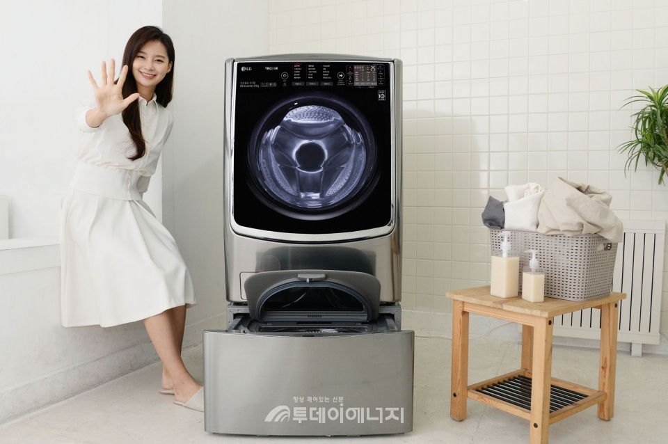 LG전자 ‘5방향 터보샷’ 기술이 탑재된 드럼세탁기 ‘트롬 플러스’.