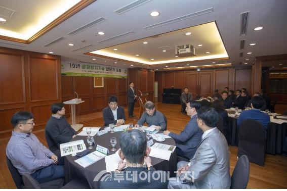 이청룡 광해관리공단 이사장이 22일 서울 명동 세종호텔에서 개최된 ‘2019년 광해방지기술 전문가 포럼’에서 인사말을 하고 있다.