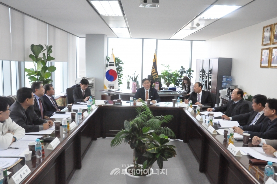 제17차 한국고압가스공업협동조합회 정기총회가 개최되고 있다.