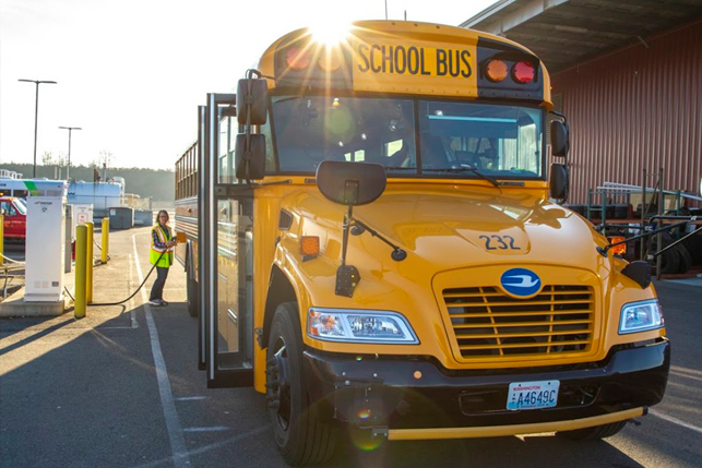 미국 환경청은 디젤 배출가스 저감법에 따른 친환경 버스 지원 프로그램의 일환으로 전국 각지역에서 LPG 스쿨버스 전환이 활발히 이뤄지고 있다고 밝혔다.