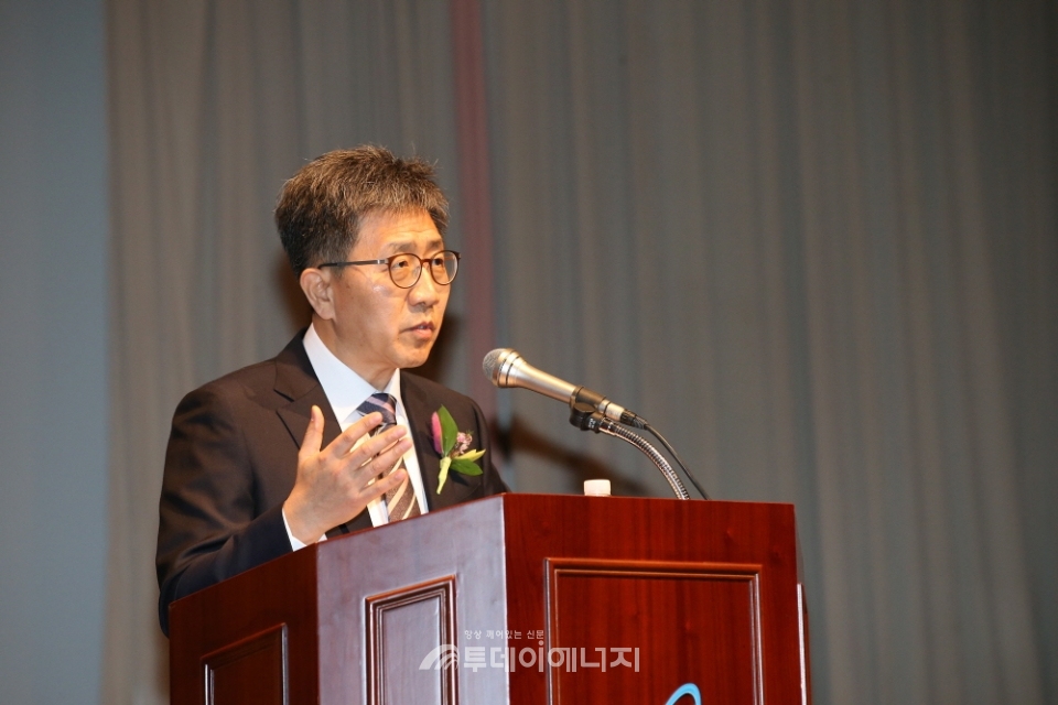 박원석 한국원자력연구원 원장이 취임사를 하고 있다.