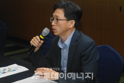 유기호 한국에너지공단 신재생에너지센터 국민참여실장이 행사 계획에 대해 소개하고 있다.