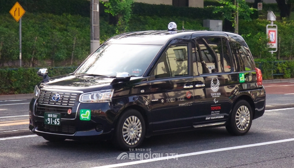 차세대 택시 지원정책에 힘입어 밴형 LPG하이브리드 택시의 인기가 일본에서 높아지고 있다.