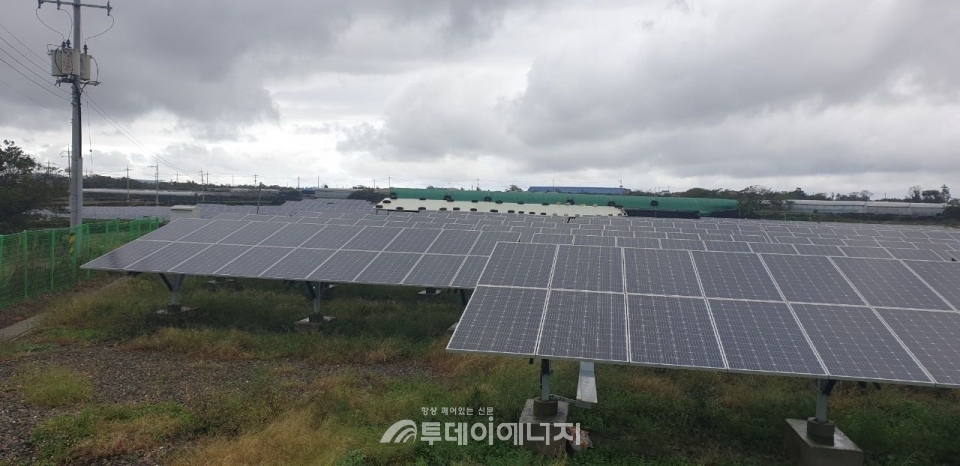 썬웨이(주)가 준공한 2.7MW급 용권태양광발전소 전경.