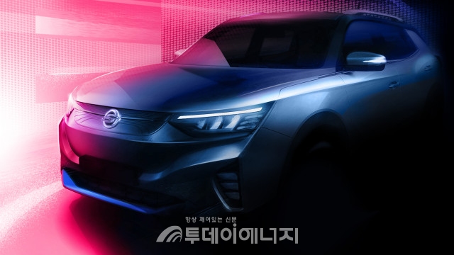 쌍용자동차가 20일 국내 첫 전기차인 E100의 티저 이미지를 공개했다.