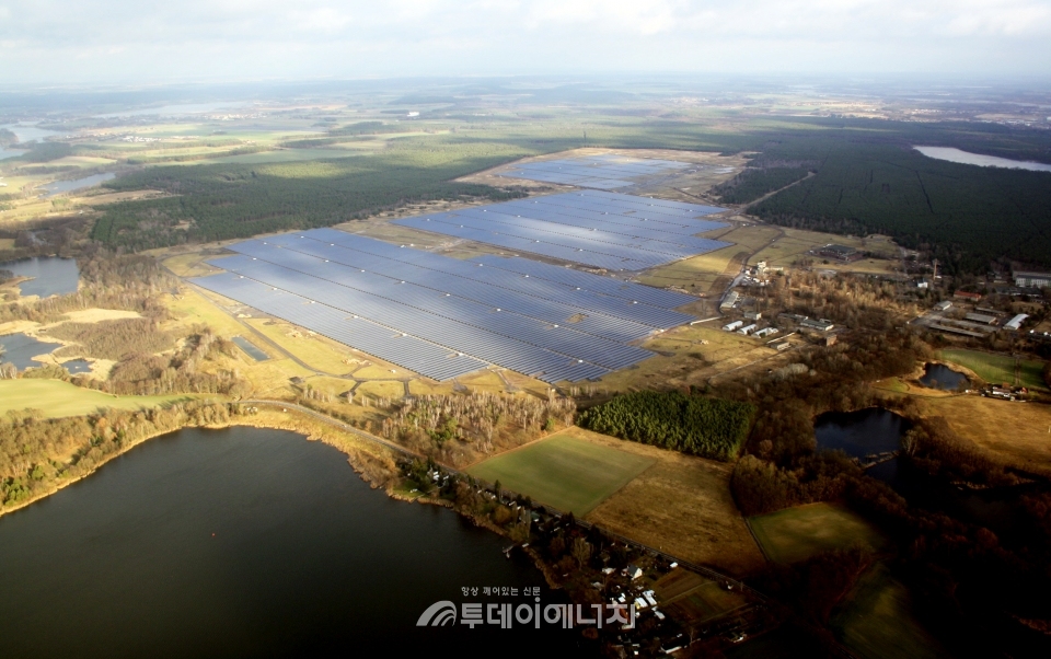 한화큐셀이 건설한 독일 브란덴부르크 위치한 태양광발전소.