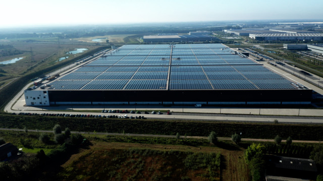 네덜란드 벤로 PVH 유럽의 창고·물류센터에 설치된 ‘솔라 루프’