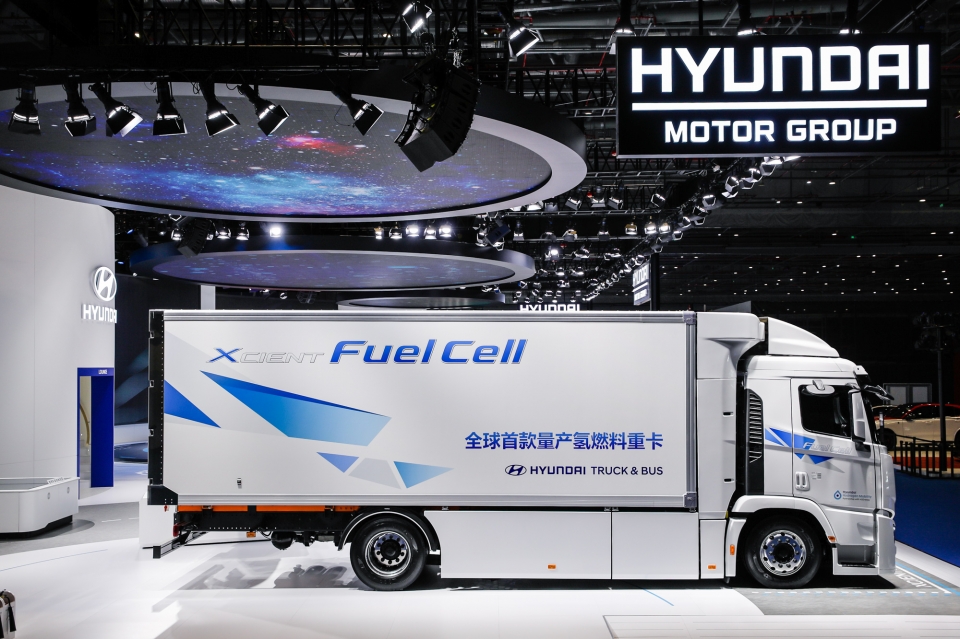 현대자동차가 중국 국제 수입박람회에서 수소전기 대형트럭 엑시언트(XCIENT Fuel Cell)를 공개했다.