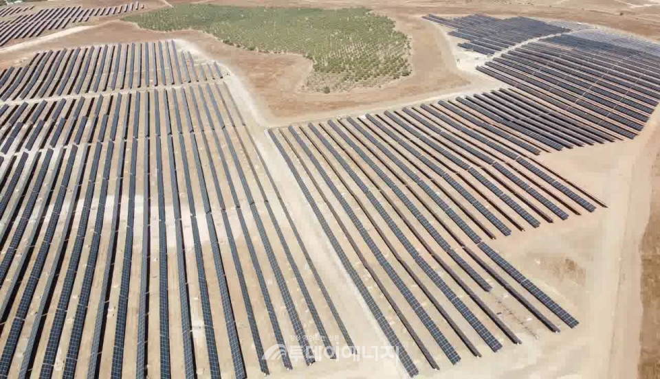 한화에너지의 태양광 발전소 사진