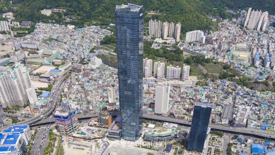 한국남부발전 본사가 위치한 부산 국제금융센터 전경.
