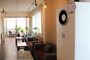경기도 오산 카페 레토티카에 스탠드형 환기시스템 ‘휴벤S’가 운영되고 있어 고객들이 안심하고 방문하고 있다.