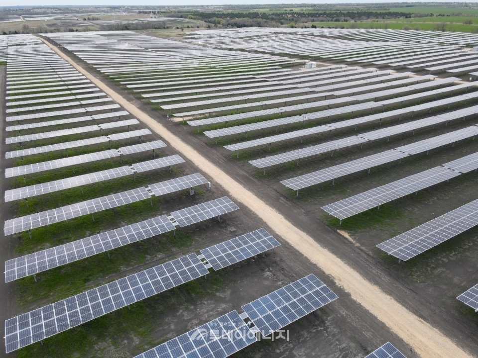 한화큐셀이 건설한 미국 텍사스주 168MW 규모 태양광발전소.
