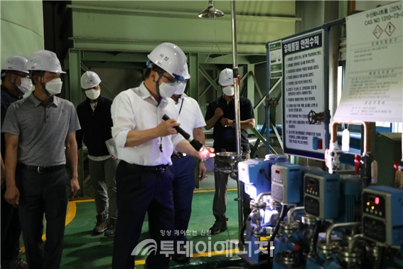 김중식 서울에너지공사 사장이 동부지사에서 불시 현장안전점검을 실시하고 있다.