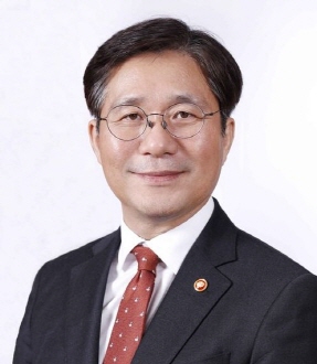 성윤모 한국산업기술대학교 제7대 이사장.