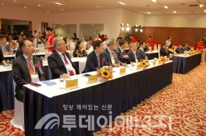 베트남 환경에너지산업전에 참석한 한국측 VIP들이 개막식에 참석해 있다.