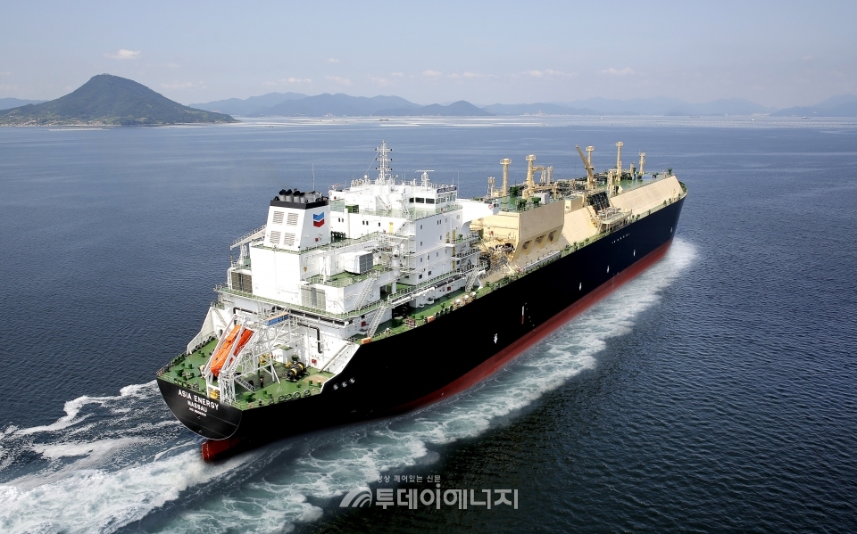 HD현대마린솔루션과 셰브론이 ‘저탄소 선박 개조’ 계약을 한 16만m³급 LNG운반선 아시아 에너지호./HD현대마린솔루션 제공