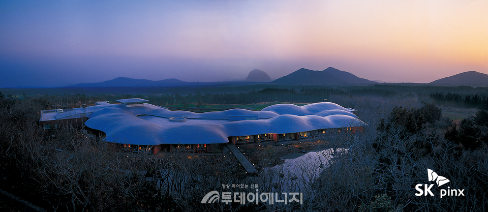 제주 서귀포시 안덕면에 위치한 포도호텔. /SK핀크스 제공