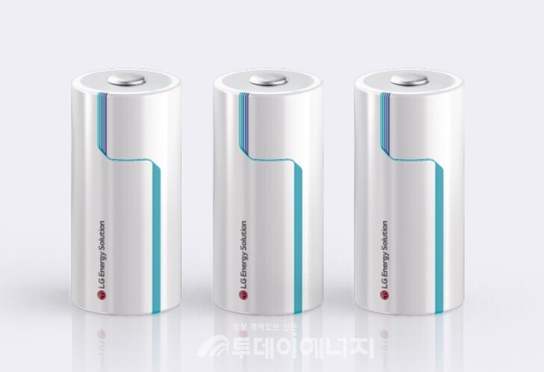 LG에너지솔루션의 차세대 배터리로 불리는 원통형 46 시리즈 배터리 중 ‘4695’ /출처 LG에너지솔루션