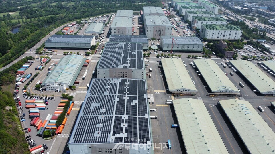 경기도 최대 규모 지붕 태양광 7.4MW(군포복합물류) /경기도 제공