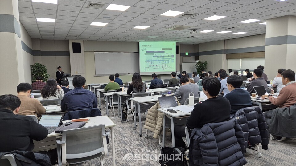 민간LNG산업협회는 LNG 구매 계약의 전 과정을 다루며 실무 역량 강화를 목표로 한 ‘LNG 구매 계약 실무’ 교육을 개최했다./민간LNG산업협회 제공