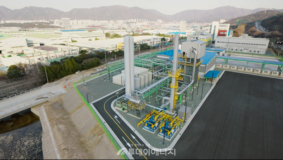 경남에너지㈜는 한국가스공사와 창원 거점형 수소생산기지에 대한 위탁운영 계약을 체결하고 내년 1월 상업 운전에 들어간다. 사진은 창원 거점형 수소생산기지./경남에너지㈜ 제공