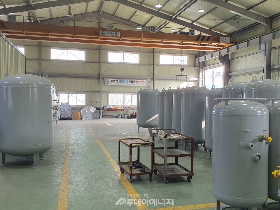 LPG 소형저장탱크가 제작·생산되고 있다./투데이에너지