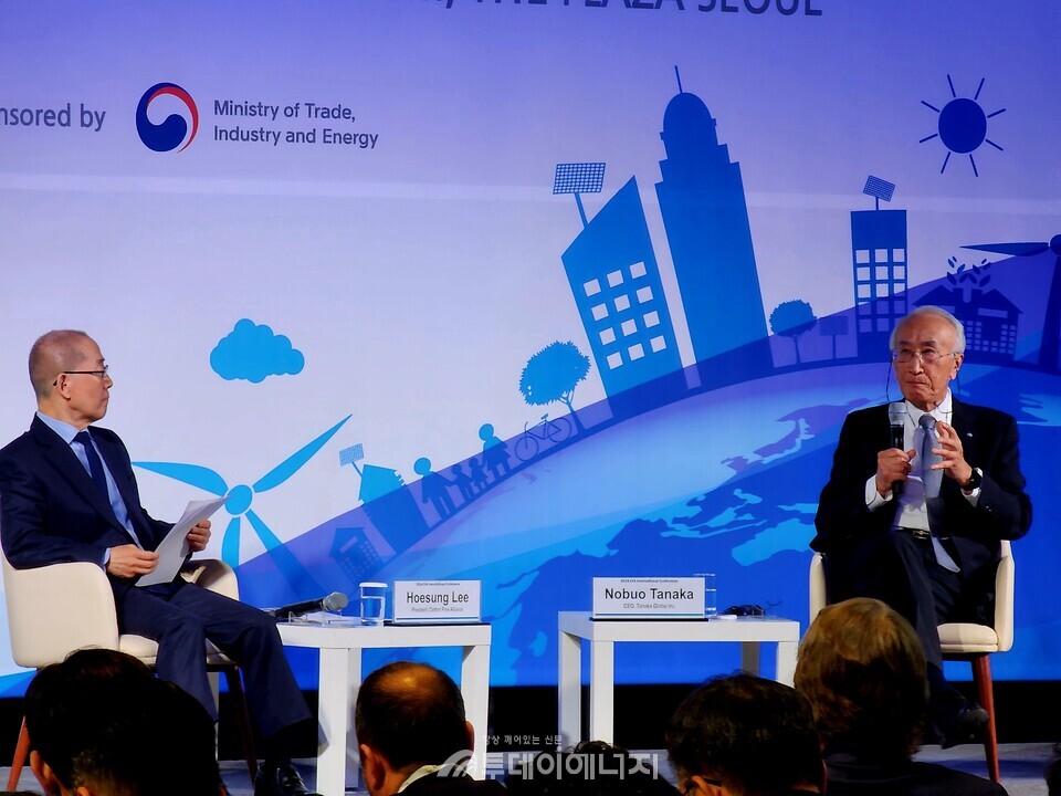 이회성 CF연합 회장(왼쪽)과 노부오 타나카 ICEF 회장, 전 IEA 총장 대담/투데이에너지