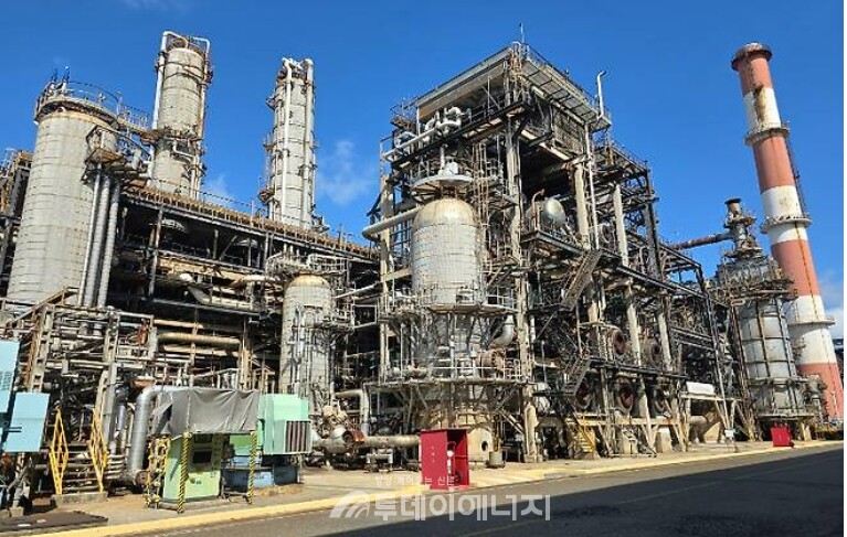 SK에너지가 코프로세싱 방식으로 SAF 연속 생산이 가능하도록 신규 투자한 바이오 원료 전용 저장탱크와 전용 배관 등 생산 설비/SK이노베이션 제공