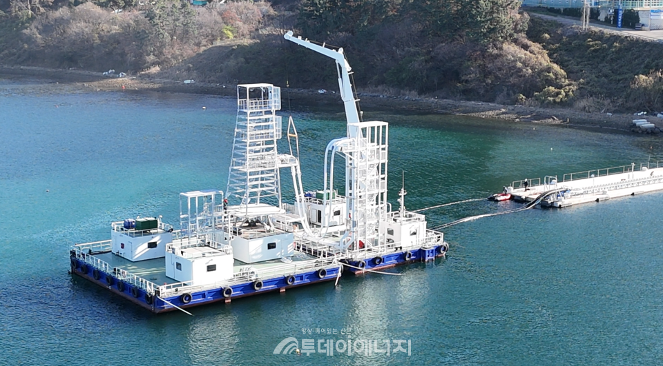 LNG벙커링 이송시스템 해상 테스트베드 현장./경상남도 제공