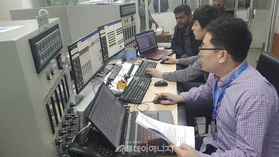 방글라데시 연구용원자로 디지털계측제어계통에 대한 시운전을 성공적으로 완료했다./한국원자력연구원 제공