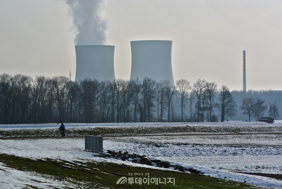 원자력 발전소 냉각탑/Pixabay 이미지