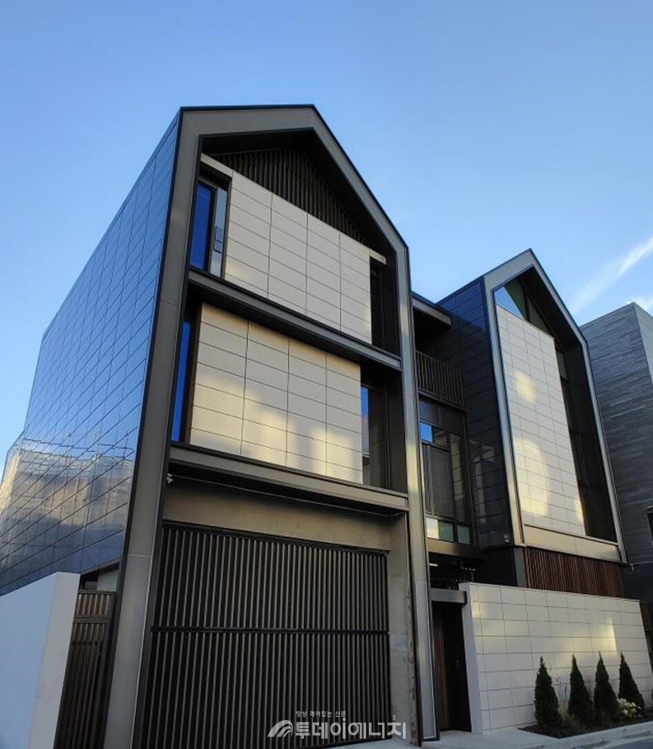 경기도 판교신도시 LG전자 ‘미래의 집 LG 씽큐 홈’이 국내 최초로 제로에너지건축물 본인증(本認證) 1등급을 받았다. / LG전자 제공