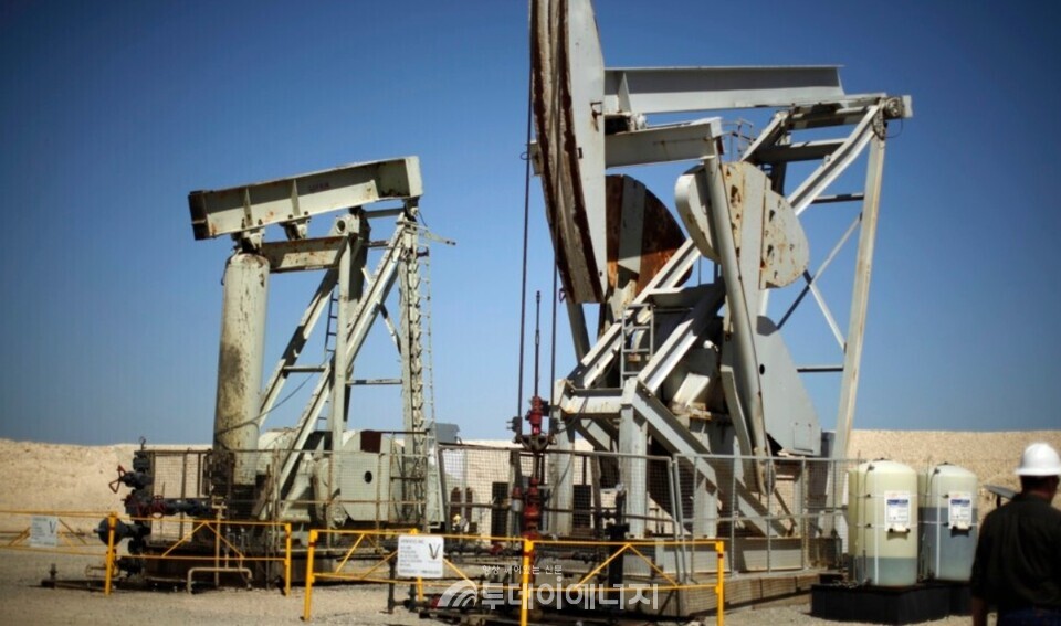 미국 서부 캘리포니아주에서 석유를 시추하고 있다./출처 VOA