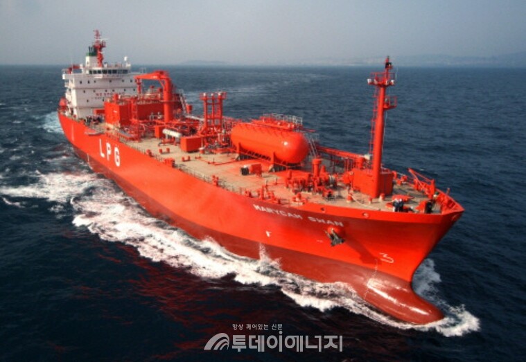 HD현대중공업이 건조한 LPG 운송선이 운항하고 있다./HD현대중공업 제공