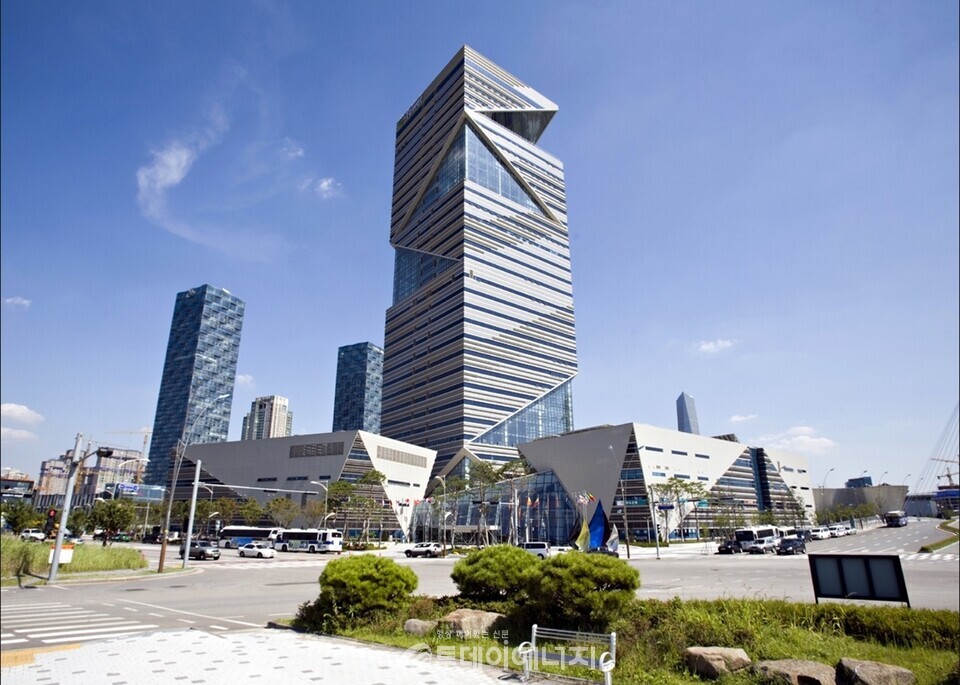녹색기후기금(GCF)이 입주해 있는 인천 송도 G타워 전경. / 인천경제자유구역청 제공