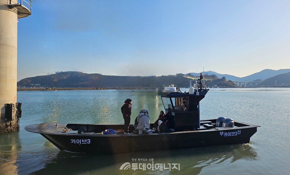 국내 첫 HDPE 선질 시제 어선(2.99톤) 카이브3호./ 한국해양교통안전공단 제공