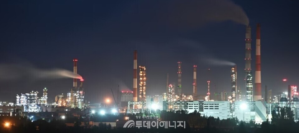 러시아 옴스크 지역의 정유시설/출처 VOA