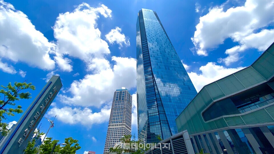 한국남부발전 본사가 위치한 부산국제금융센터 전경.