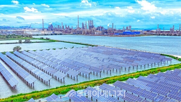 중국석유화공집단공사(시노펙) 칭다오 정유공장에서 중국 최초의 공장 기반 해수 수소 생산 연구 프로젝트를 성공적으로 완료했다./시노펙 제공