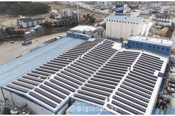 OB맥주 이천공장 태양광 패널 설치 준공 현장.  /OB맥주 제공