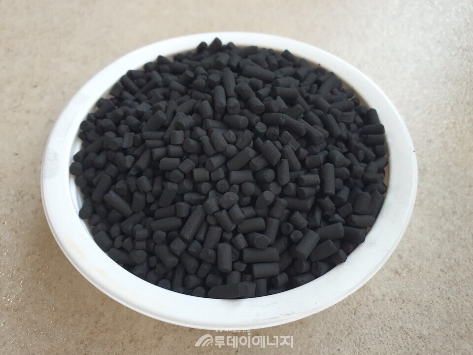 에너지연 대기청정연구실 전동혁 박사 연구진이 휘발성유기화합물(VOCs) 관리 효율을 극대화하고 에너지 소비를 절감하는 혁신적인 재활용 기술을 개발했다./에너지연 제공